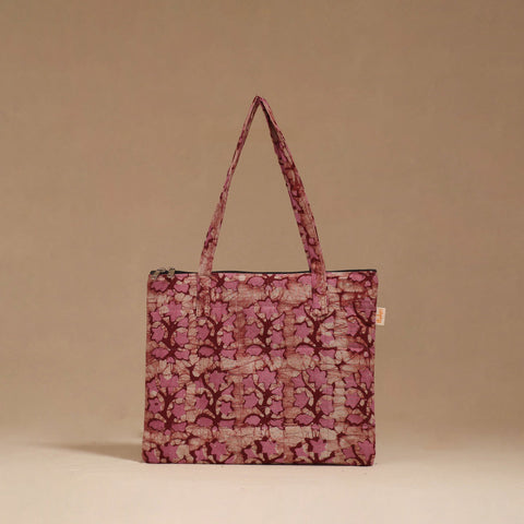 Handcrafted quilted handbag 37
