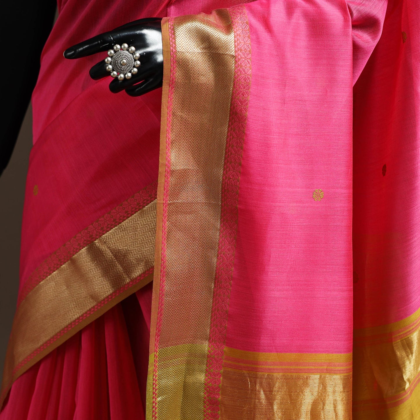 Pink - handloom buti maheshwari saree with thread zari