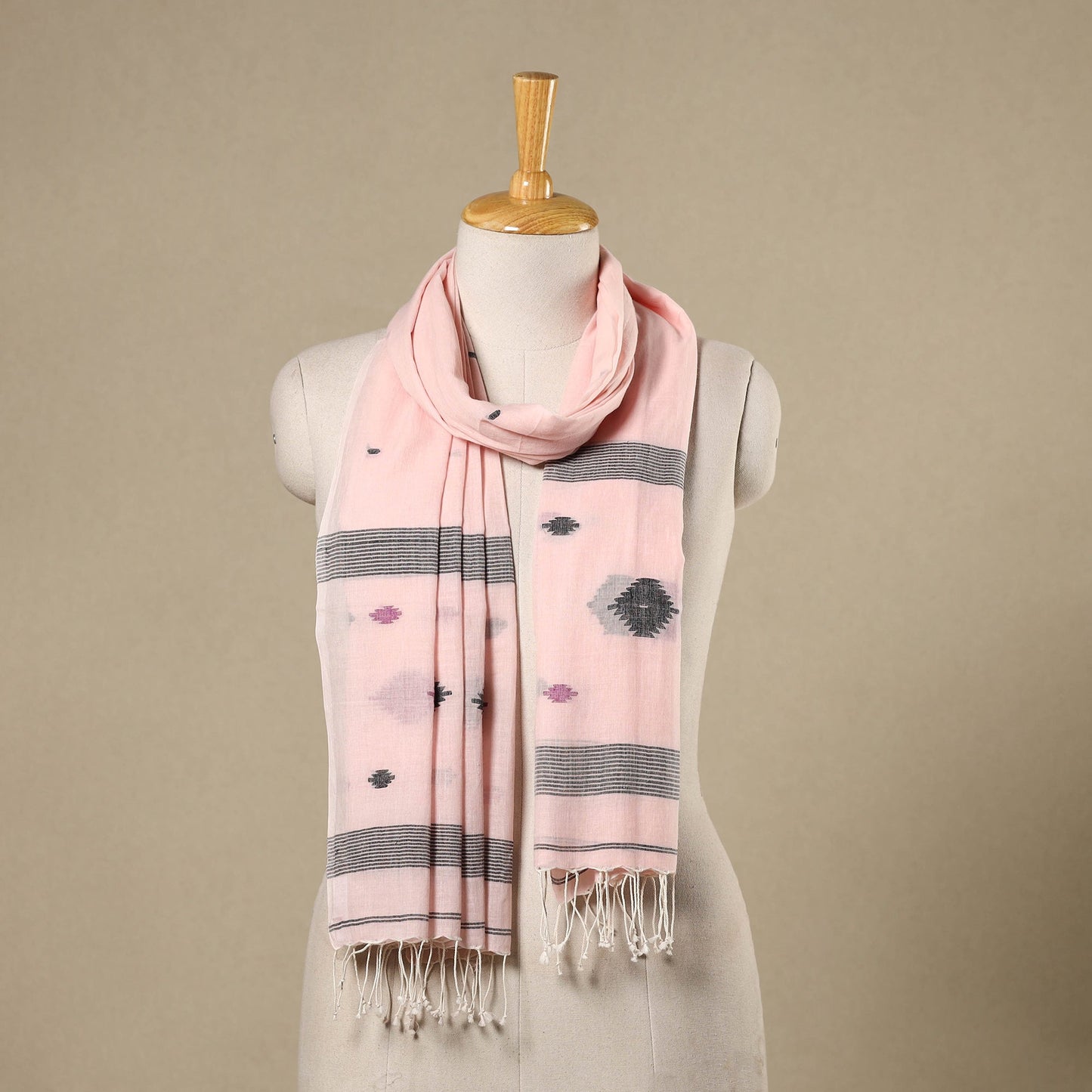 Pink - handloom cotton phulia jamdani stole with tassels 11
