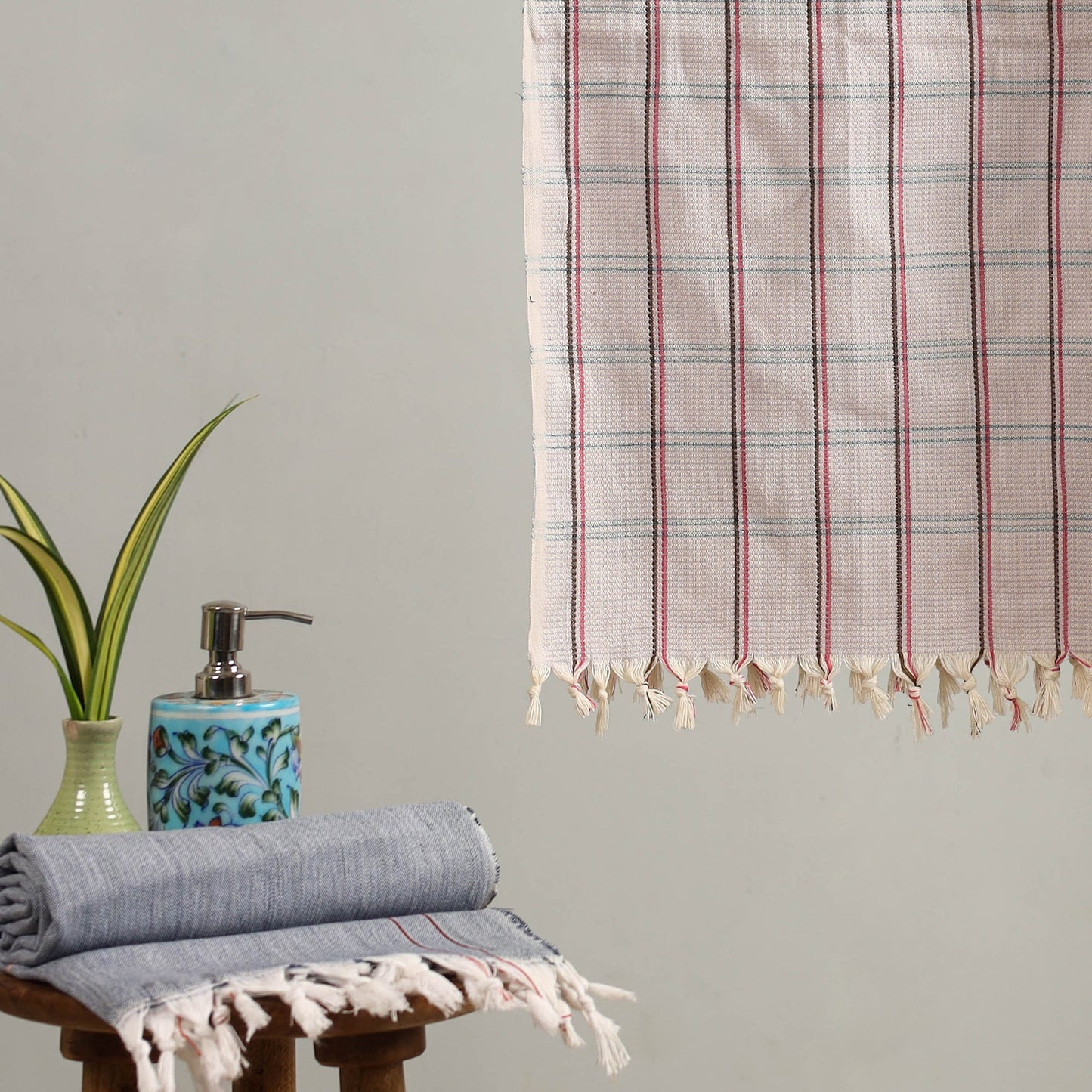 Buy Handloom Fine Cotton Checks Bath Towel