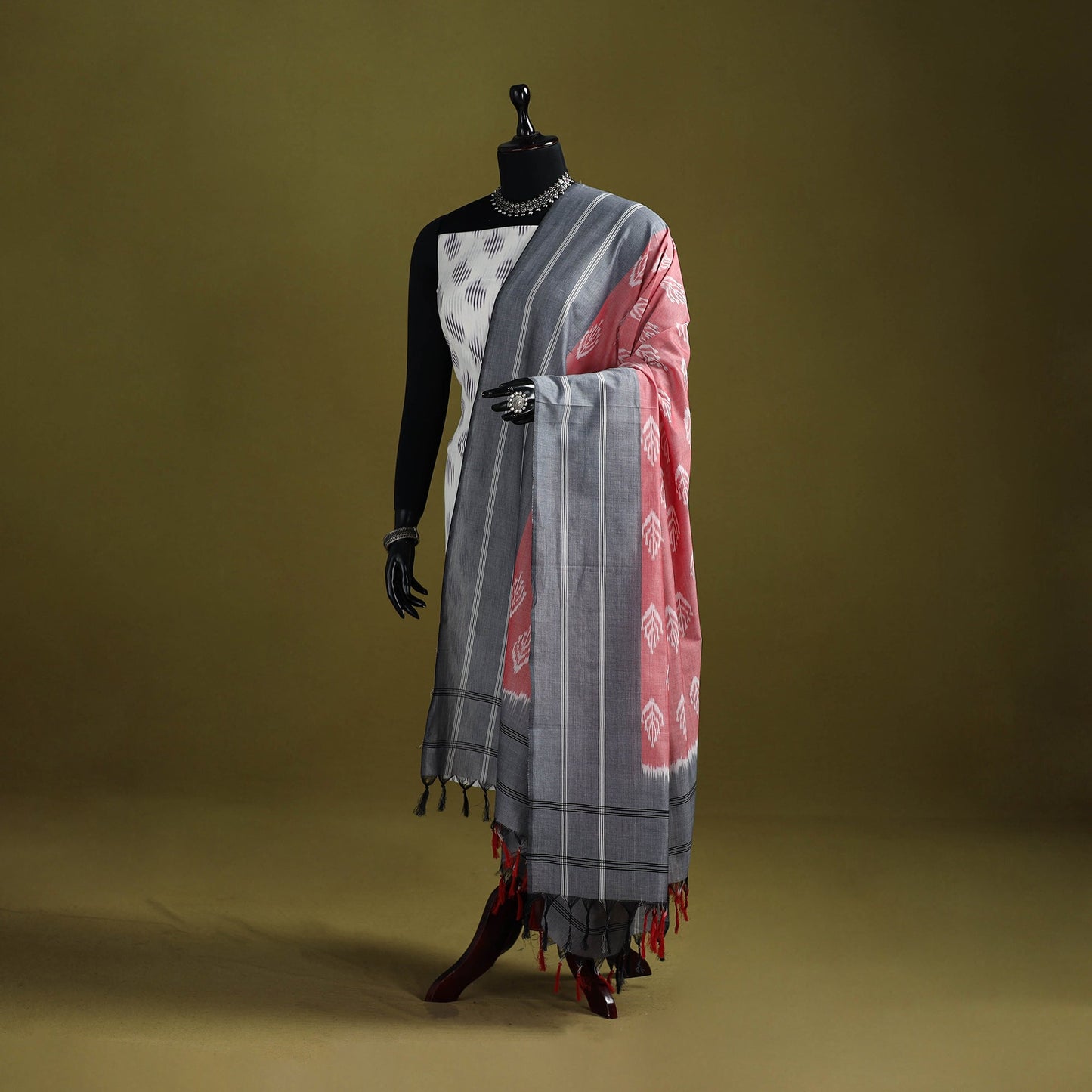 Handloom mercerised cotton pochampally ikat dupatta 03