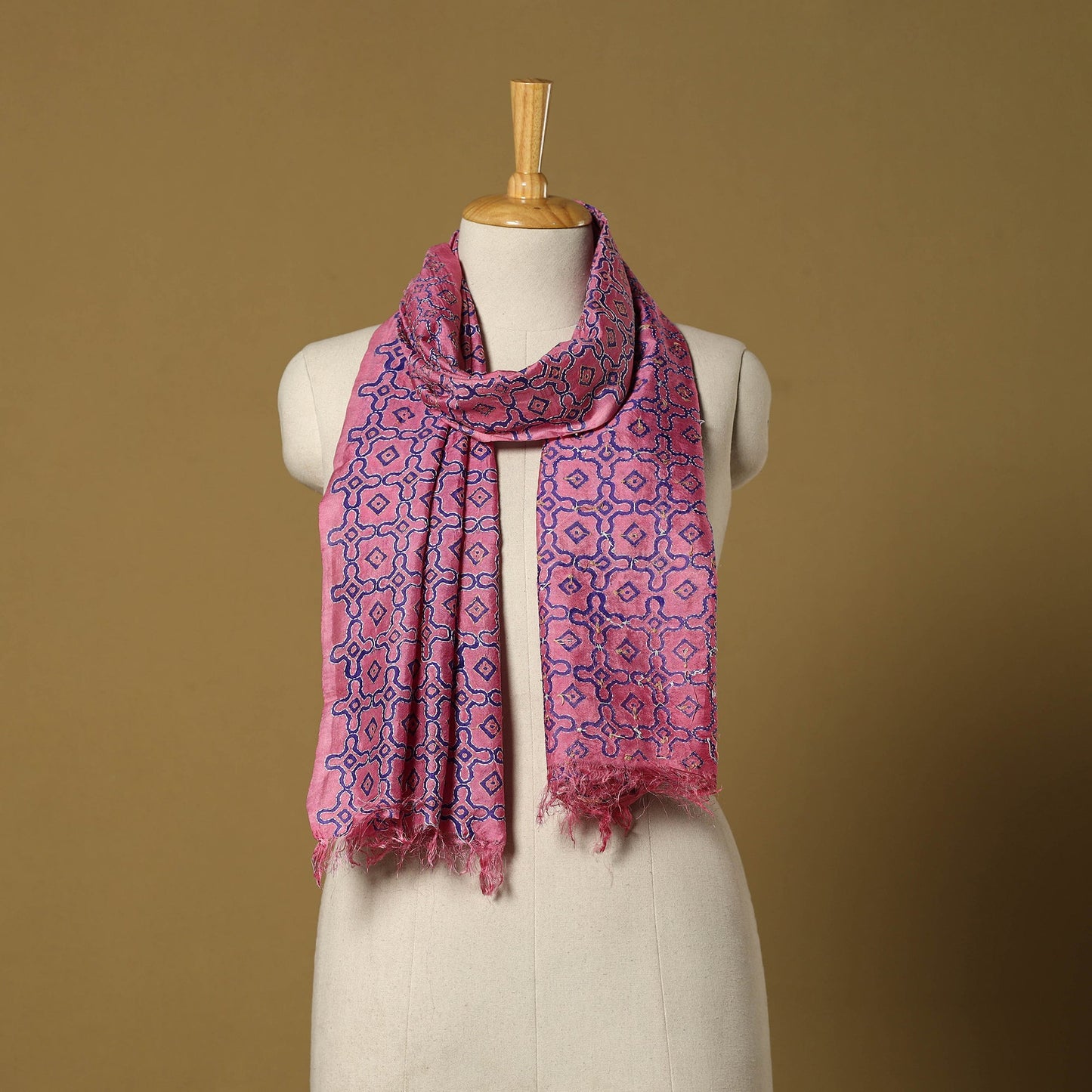 Pink - handloom tussar silk bengal kantha handwork stole 04