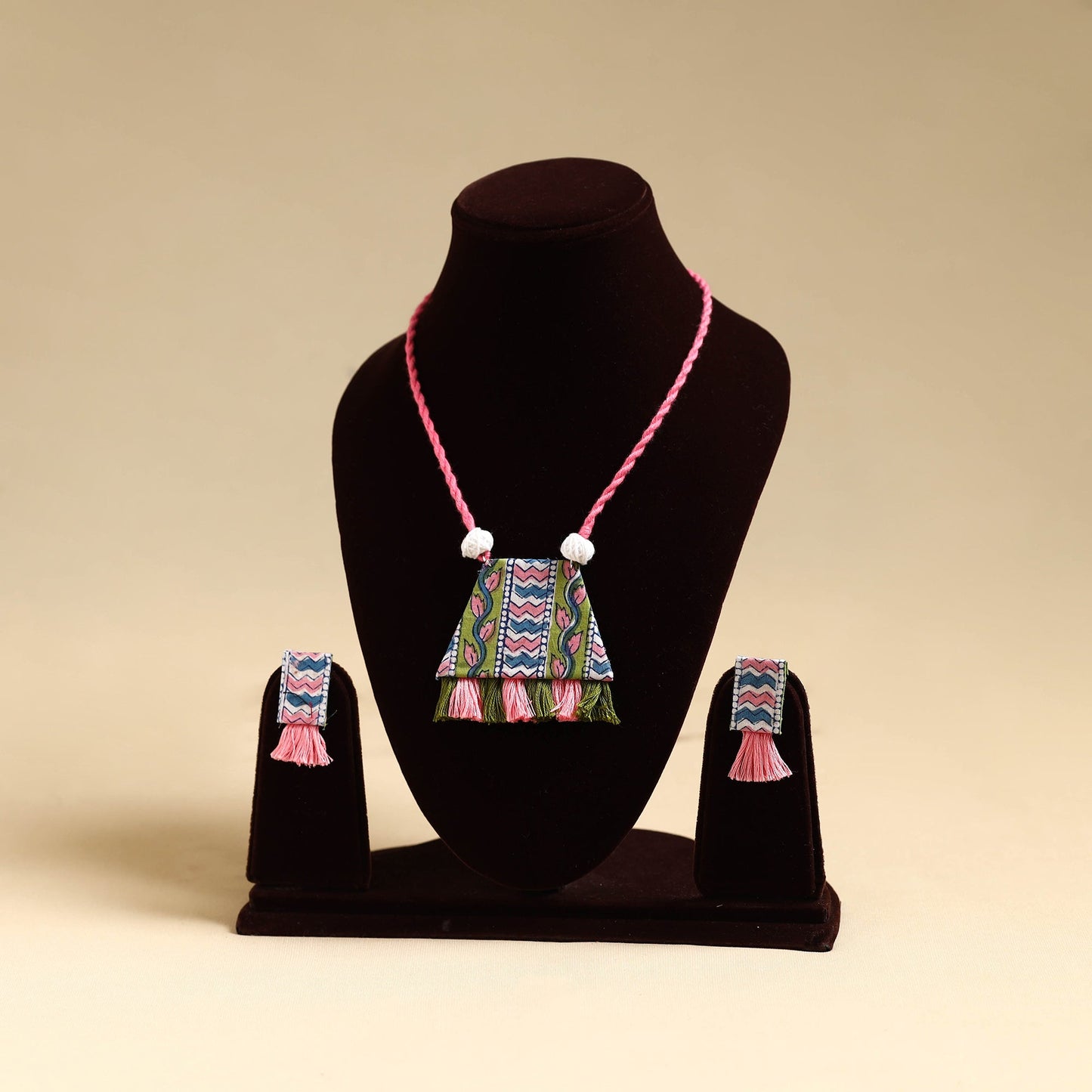 Buy Handmade Fabart Necklace Set