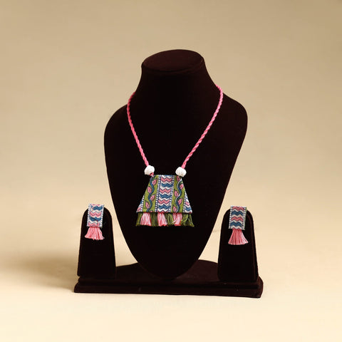 Buy Handmade Fabart Necklace Set