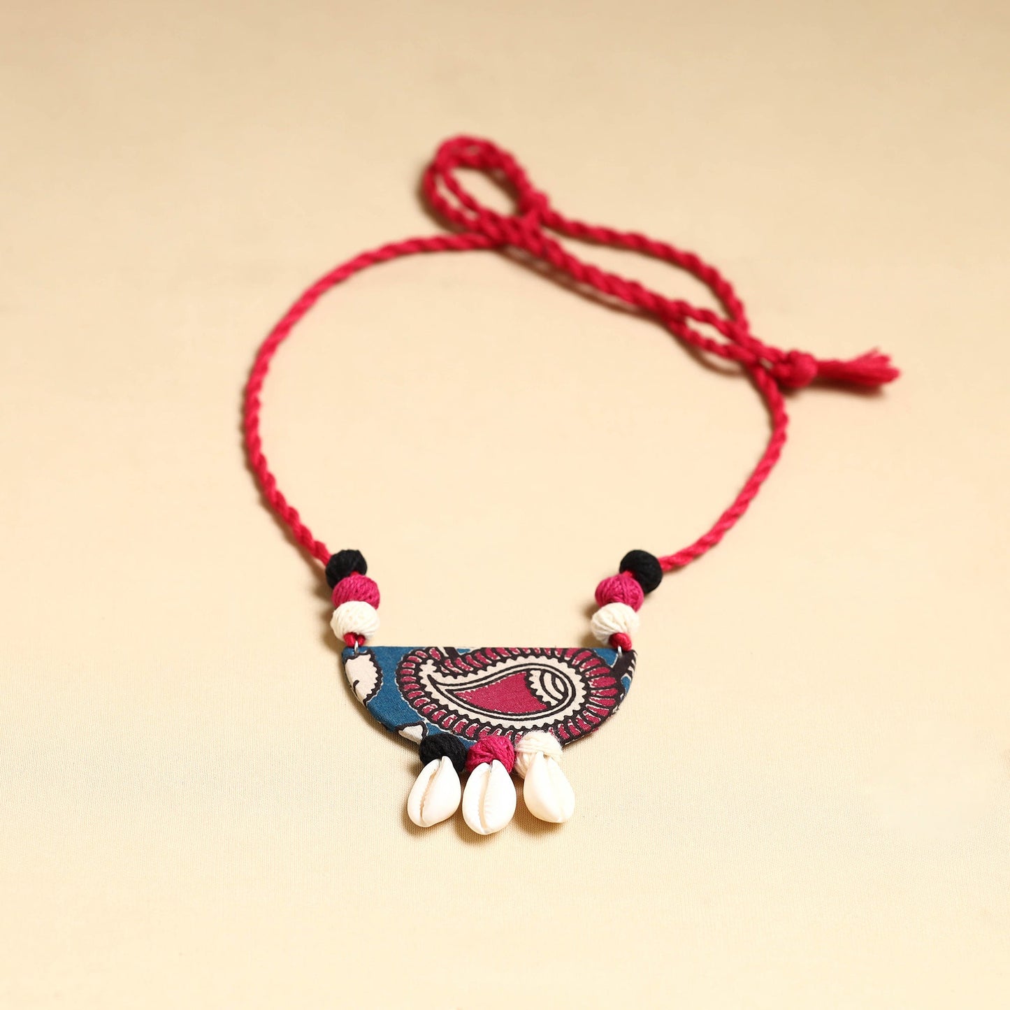 Buy Handmade Fabart Shell Necklace Set