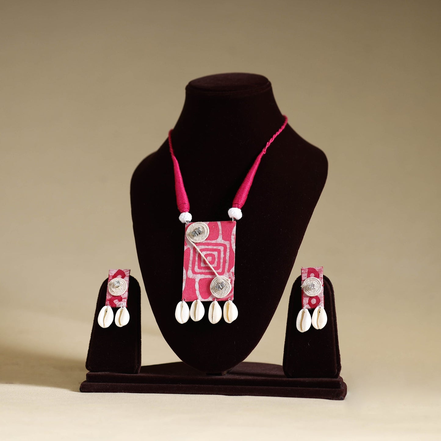 Buy Handmade Shell Work Fabart Necklace Set