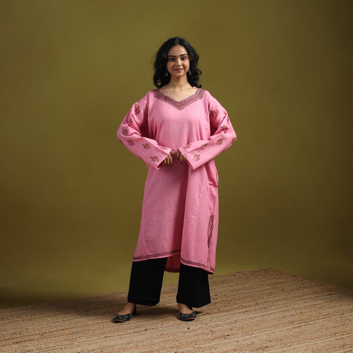 Handwoven sozni hand embroidered kashmiri merino wool