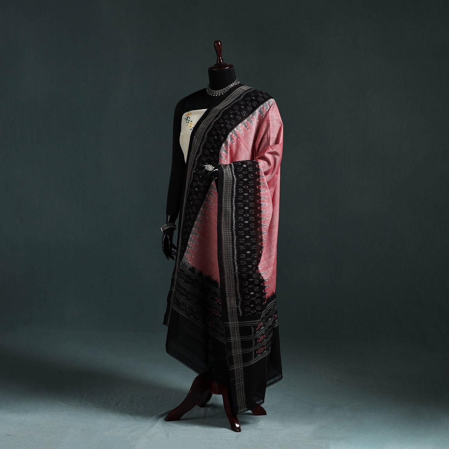 Ikat handloom cotton sambalpuri dupatta 08 - handcrafted