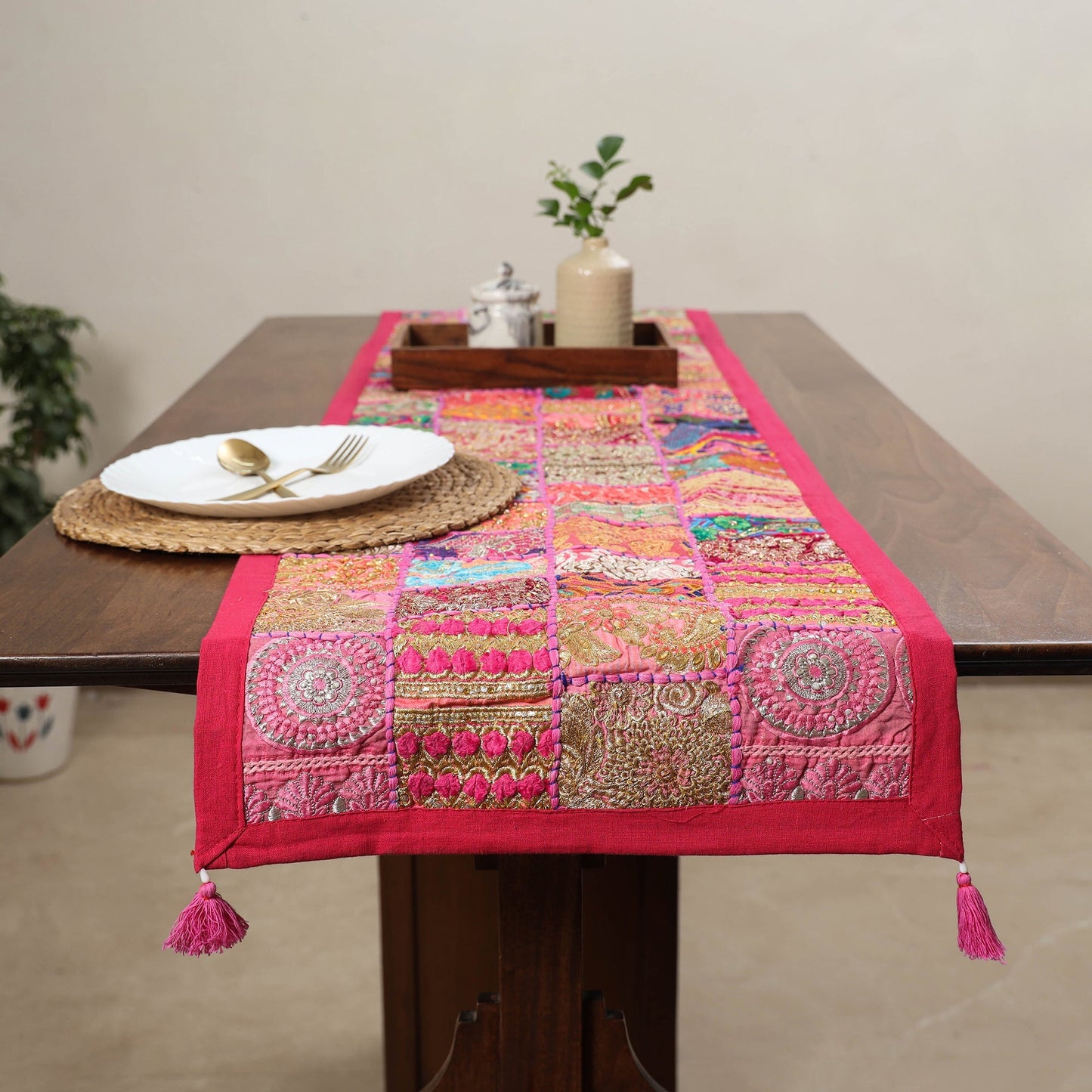 Khambadiya patchwork table runner (71 x 16 in) 01