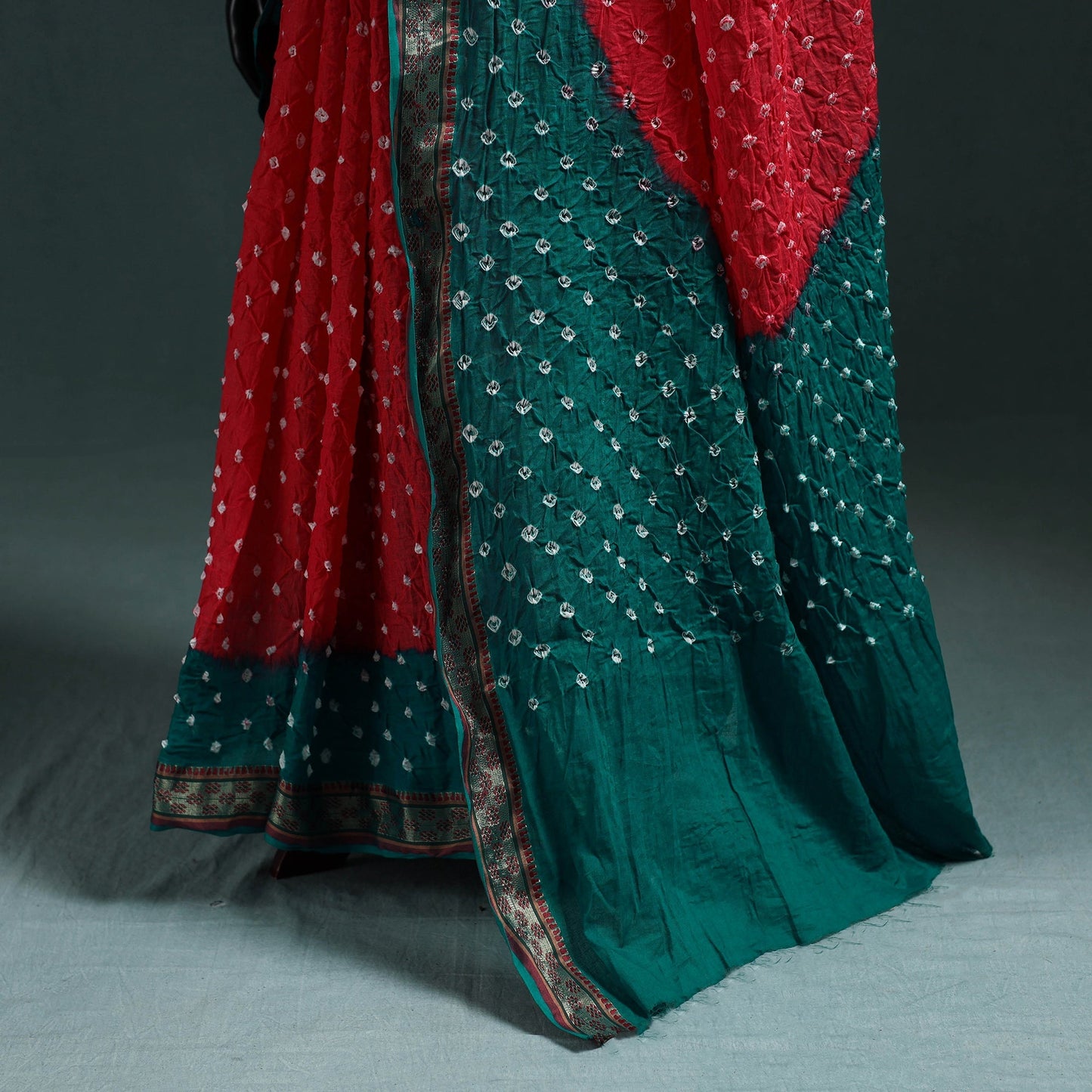 Kutch bandhani tie-dye cotton saree with blouse piece 04