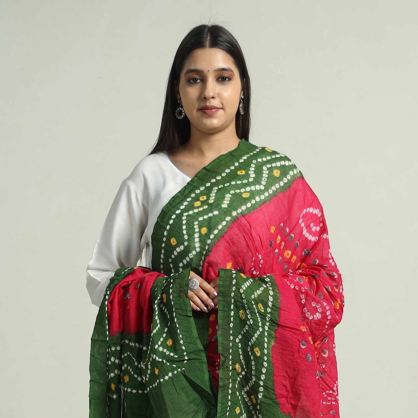 Buy Kutch Bandhani Tie-Dye Mul Cotton Dupatta 23 Online at iTokri.com