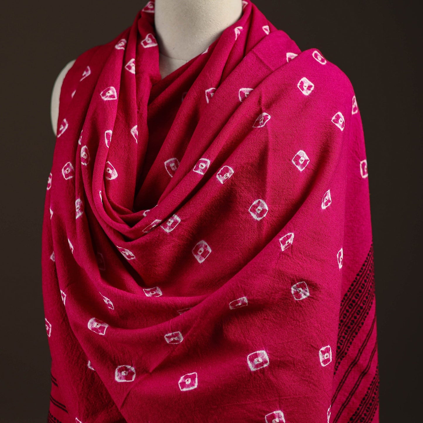 Kutch bhujodi handwoven merino wool bandhani tie-dye shawl