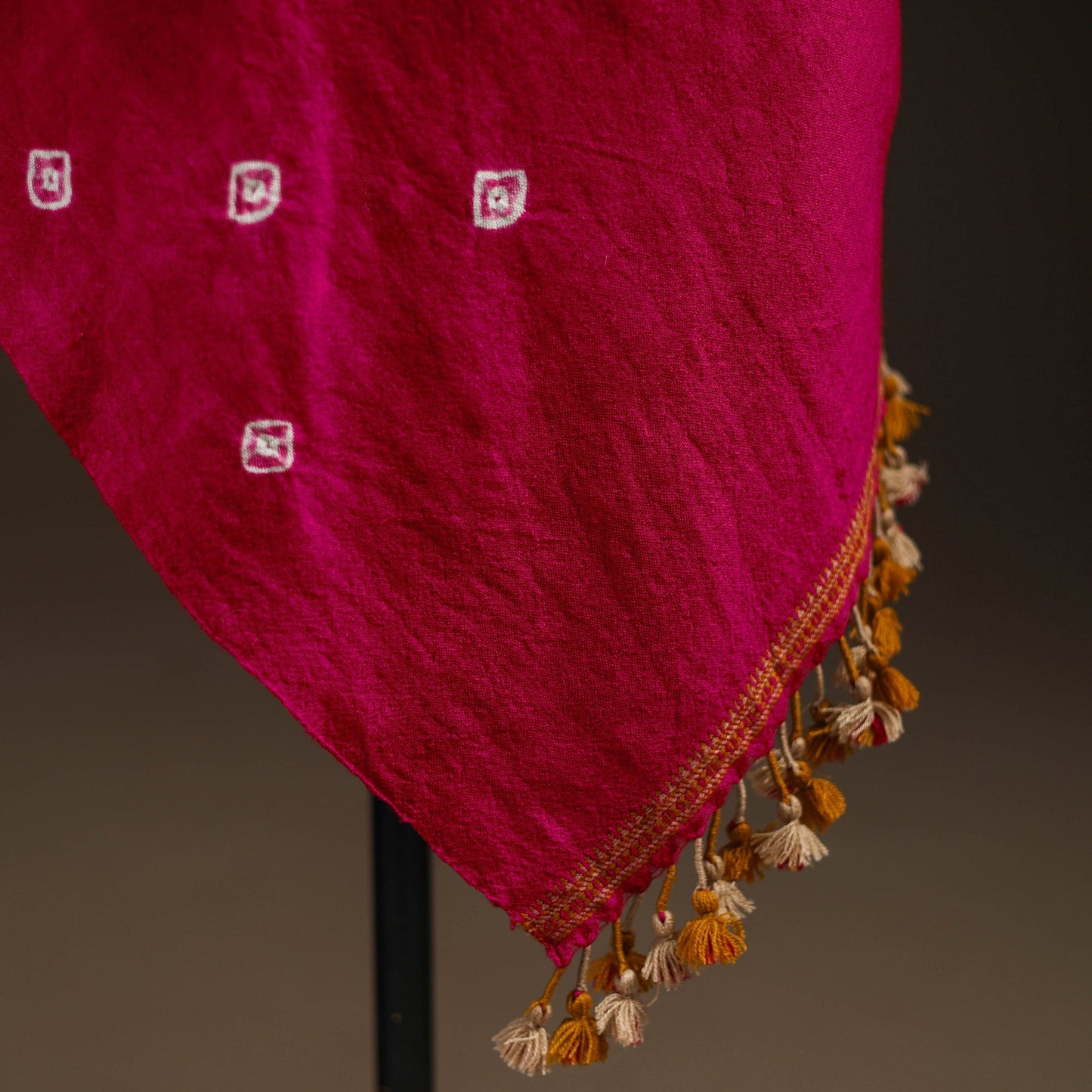 Kutch handwoven merino wool bandhani tie-dye shawl 136