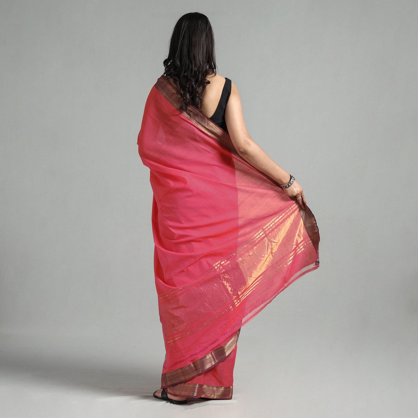Buy  Mangalagiri Handloom Cotton Saree with Zari Border Online at iTokri.com