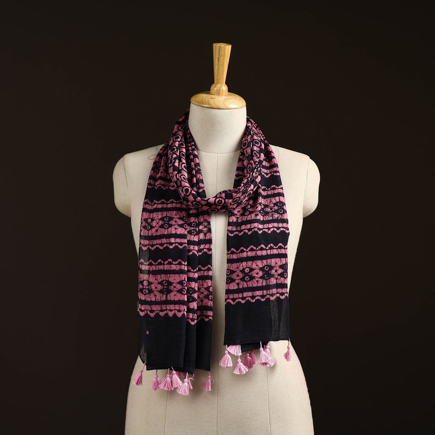 Mul cotton kutch hand batik stole with tassels 28