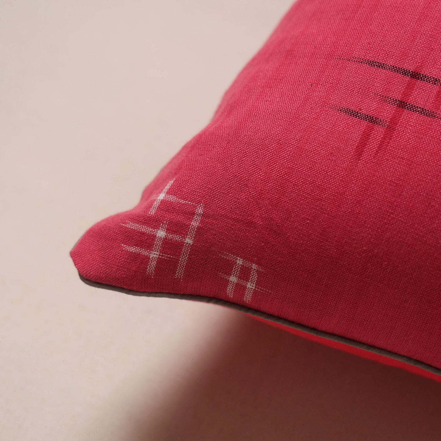 Pochampally ikat weave cushion cover 07 - handcrafted