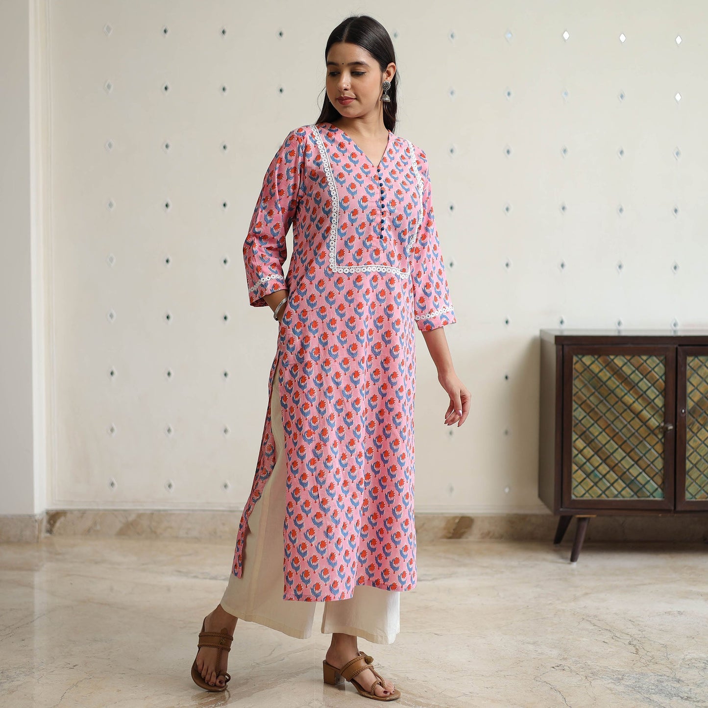 Buy Sanganeri Block Printed Cotton Kurta With Lace Work 42 Online l iTokri.com