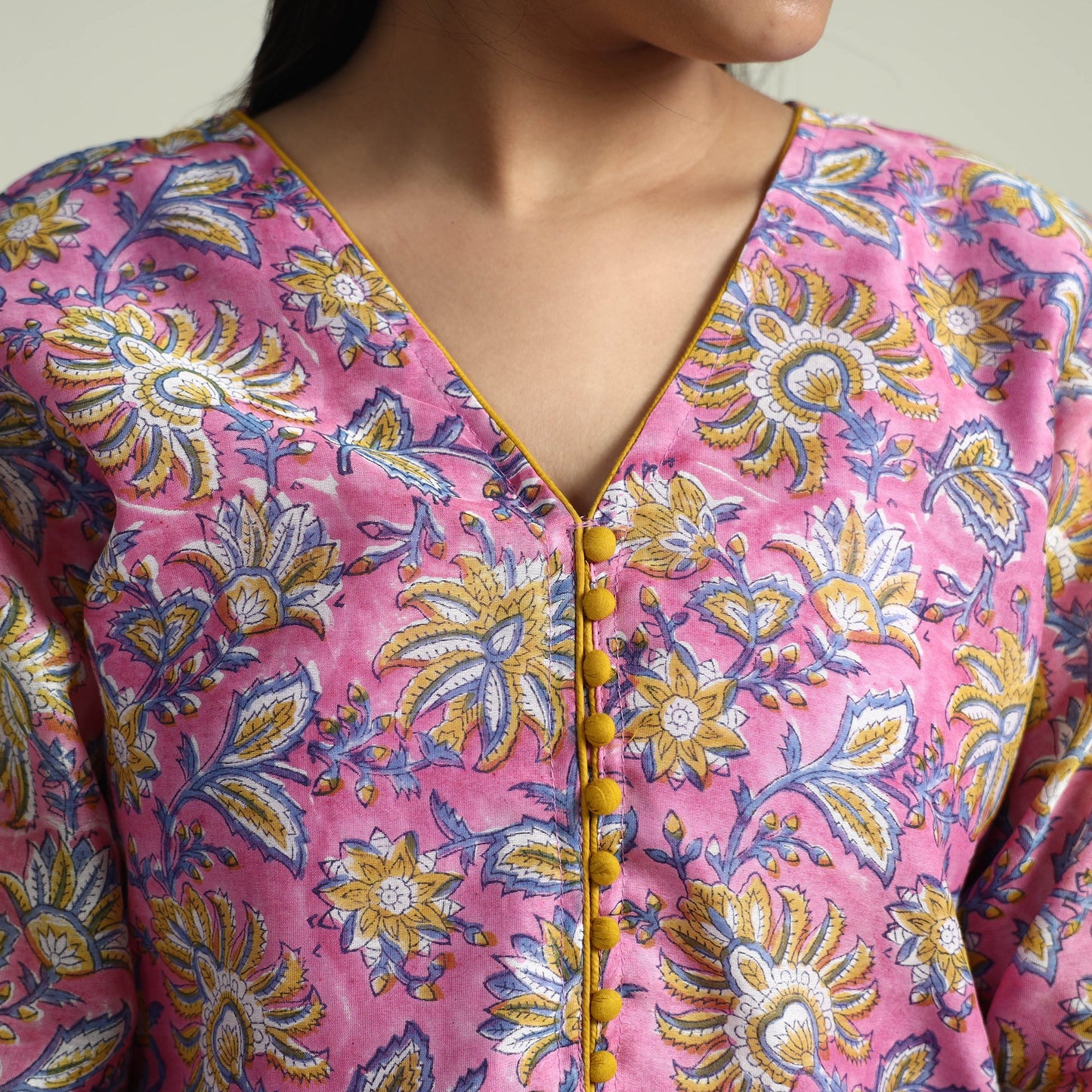 Buy Sanganeri Block Printed Maheshwari Silk Kurta with Palazzo & Dupatta Set Online at iTokri.com