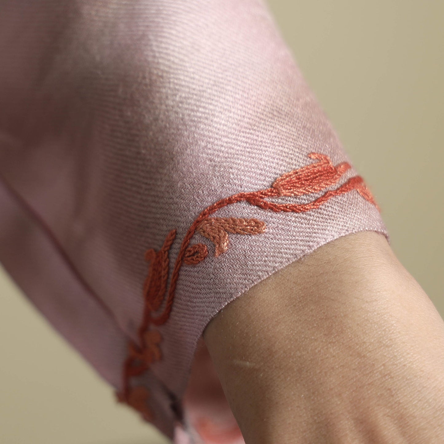  Shibori Tie-Dye Aari Embroidery Kashmiri Wool Pheran 