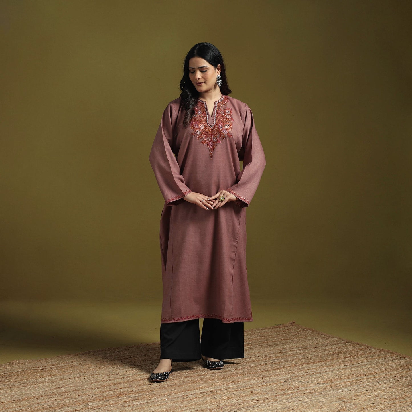 Pink - sozni hand embroidery kashmiri merino wool pheran 07