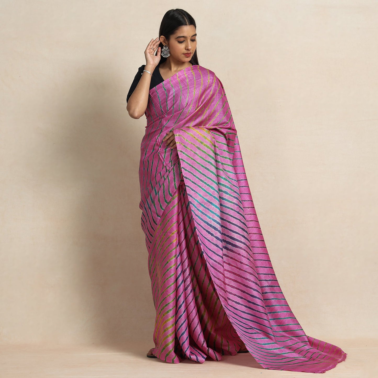 Buy Leheriya Tie-Dye Tussar Silk Handloom Saree Online l iTokri.com