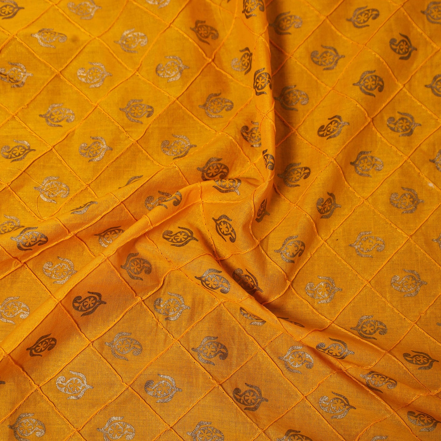  Pintuck PreWashed Cotton Gold Printing Fabric 