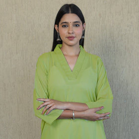 Buy Mulmalai Cotton Plain Dyed Straight Kurta Online at iTokri.com