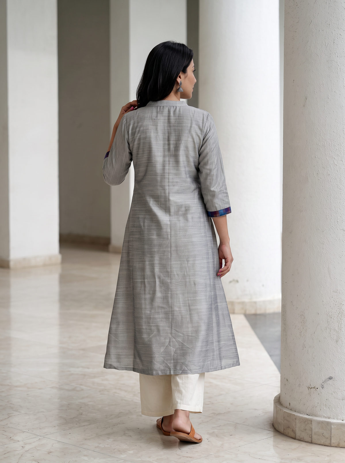 Grey Plain Art Silk Check Facing Kurta, back view, A-line, calf length, deep V, check facing, AI visual of the kurta, iTokri