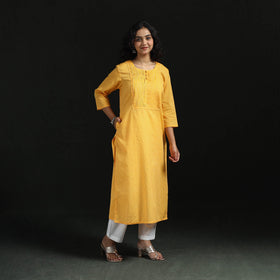 Plain running stitch pintuck straight cotton kurta