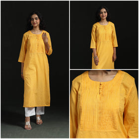 Plain running stitch pintuck straight cotton kurta