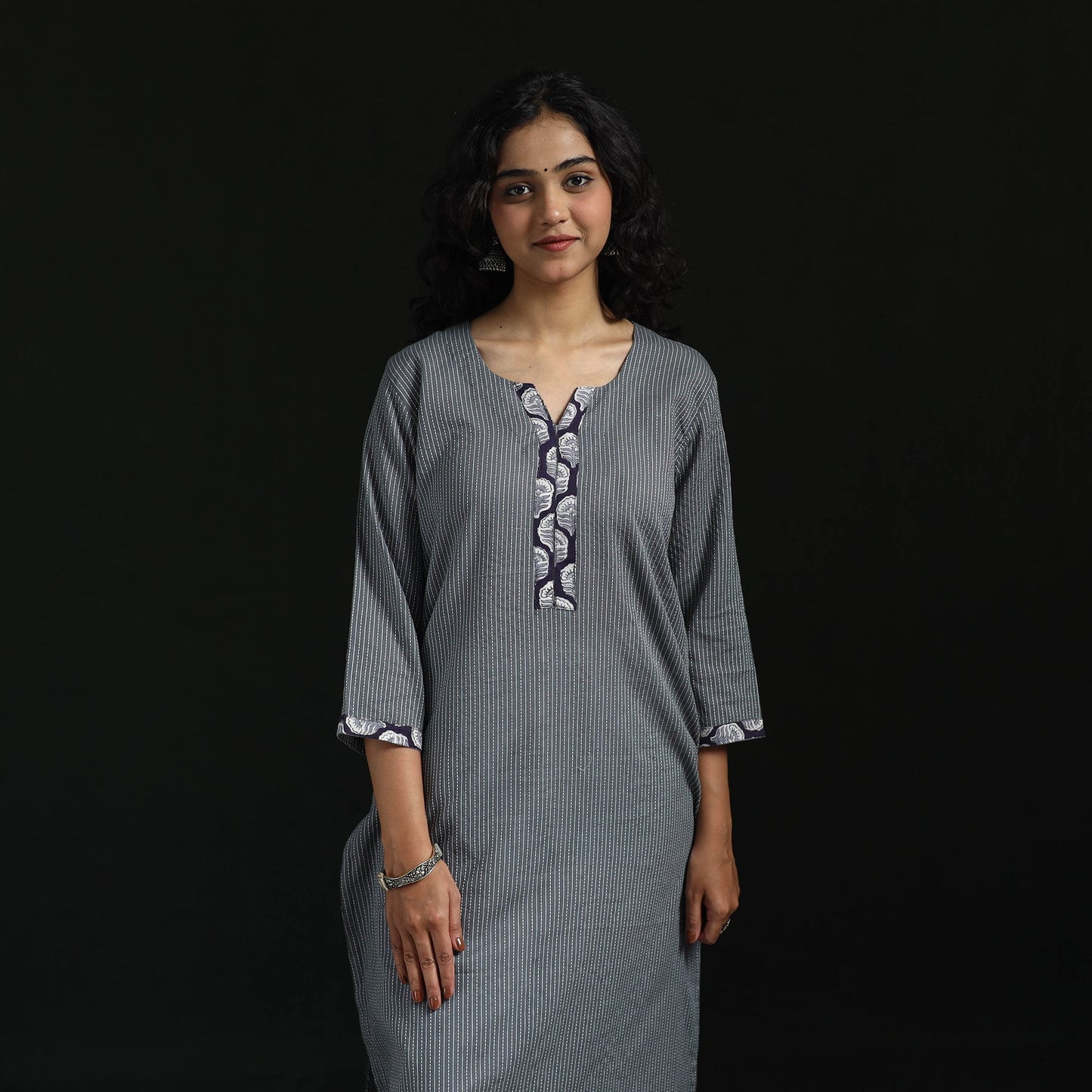 Plain running stitch straight cotton kurta for women 01