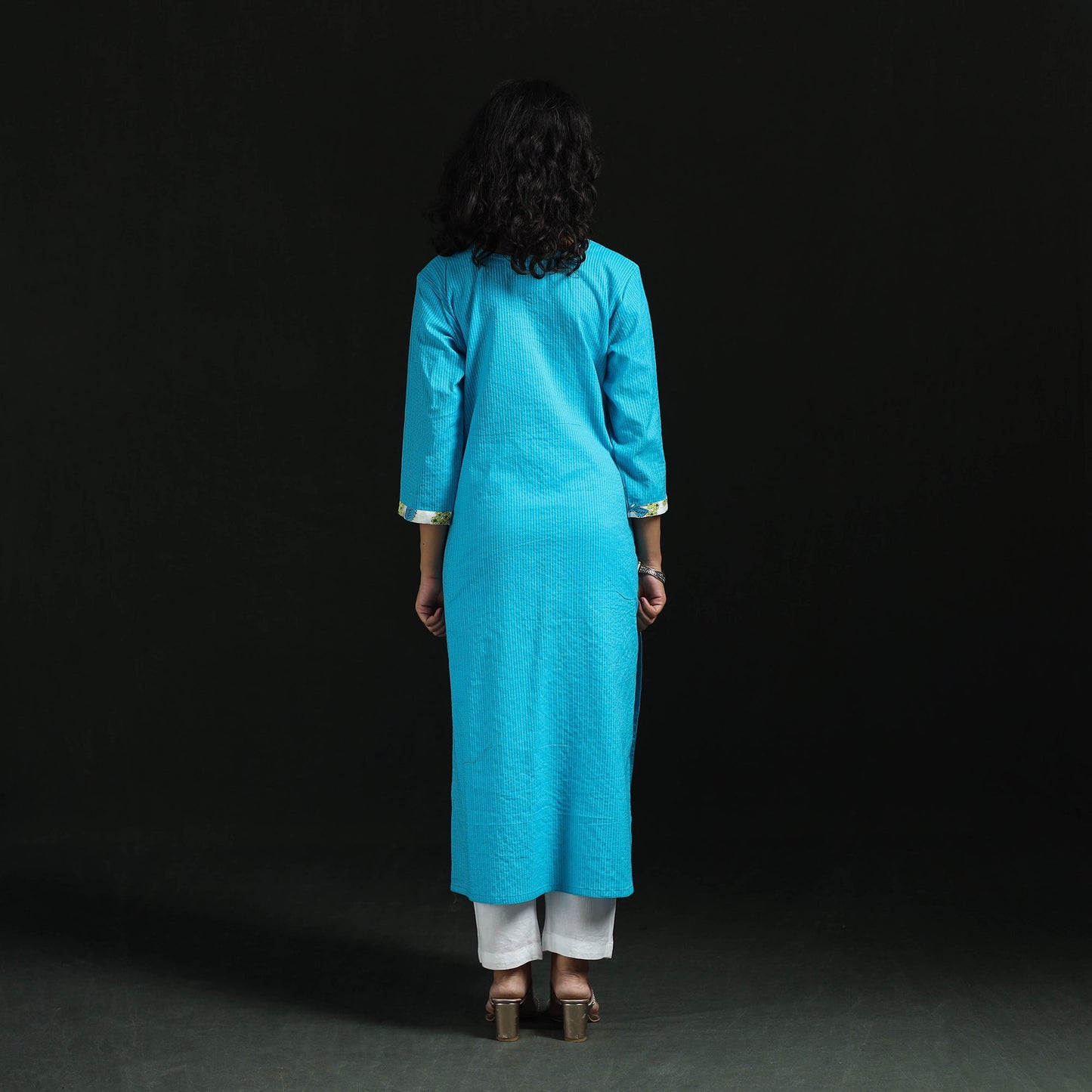 Plain running stitch straight cotton kurta for women 04