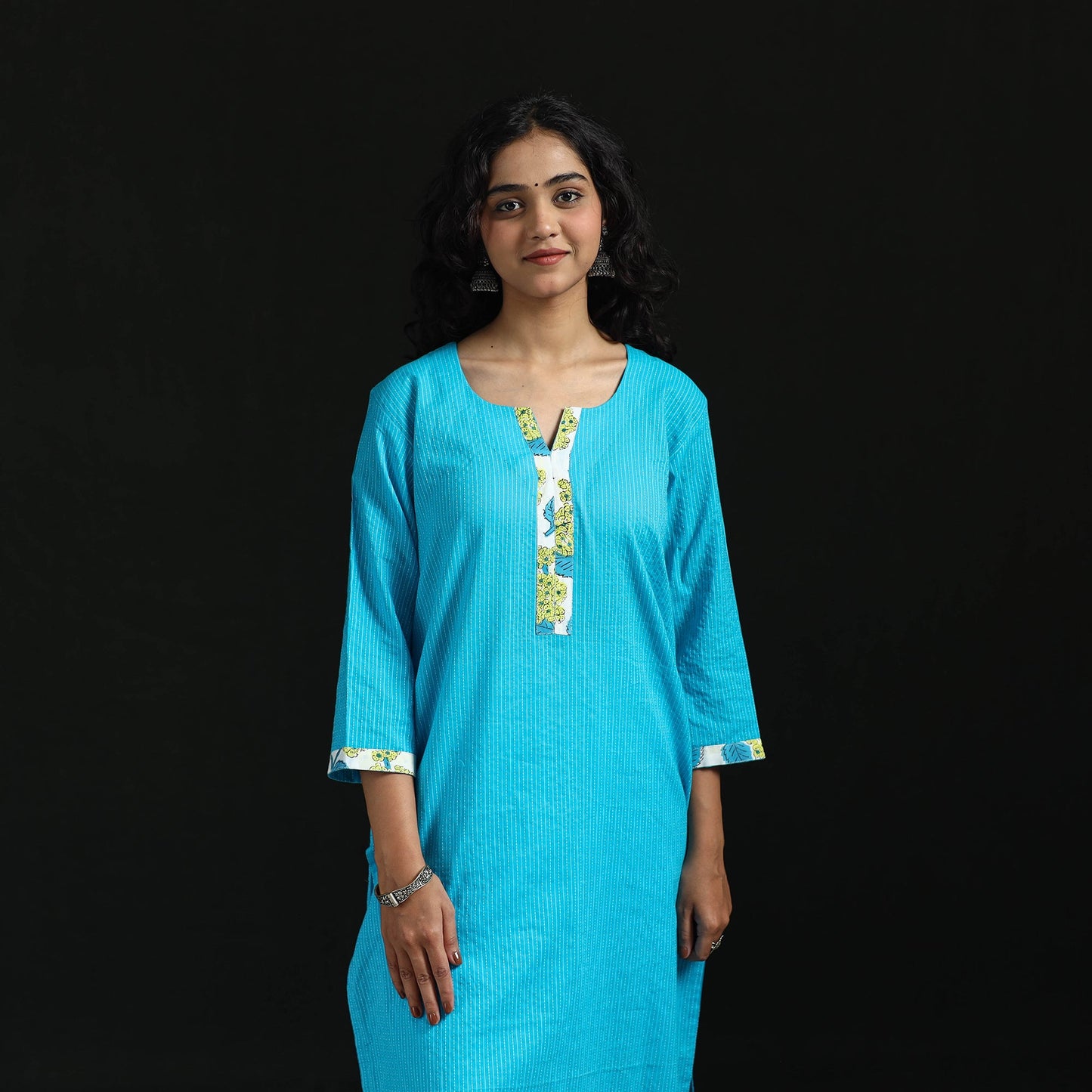 Plain running stitch straight cotton kurta for women 04