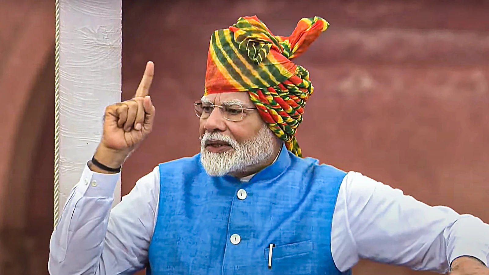 Narendra modi in leheriya turban
