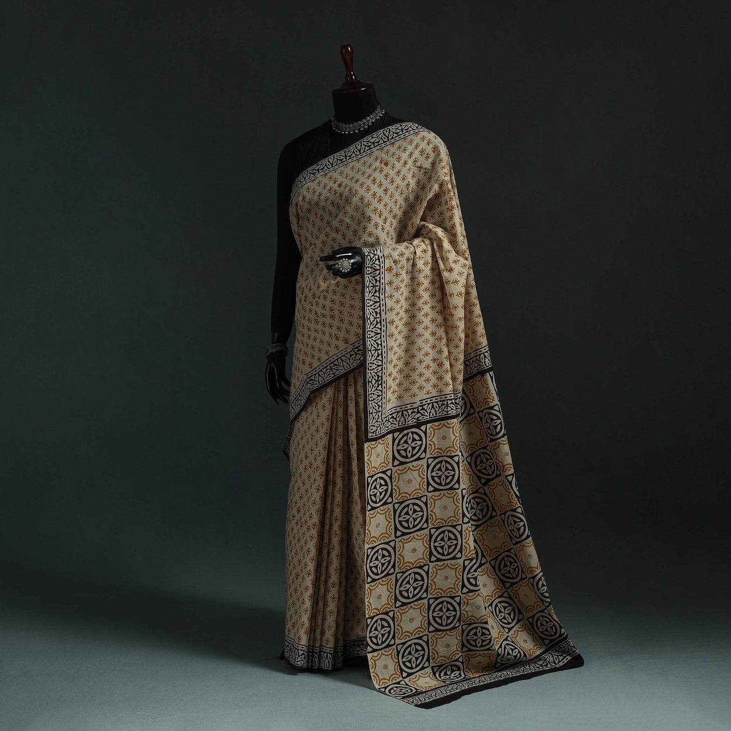 Pure mul cotton natural dyed hand block bagru print saree