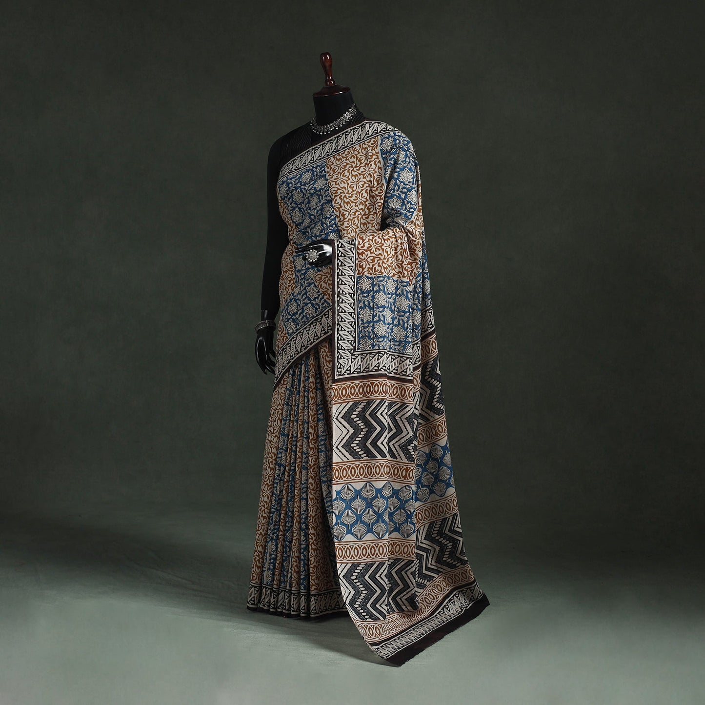 Pure mul cotton natural dyed hand block bagru print saree