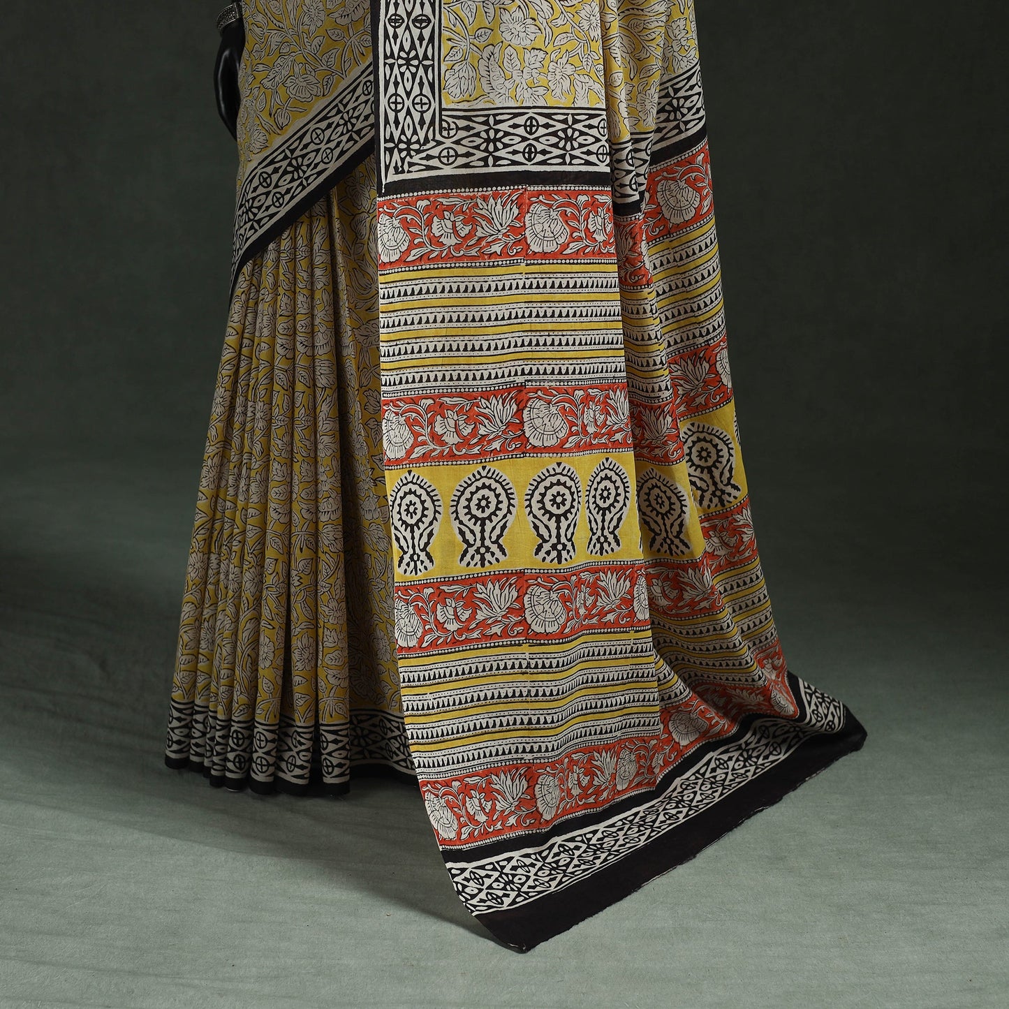 Pure mul cotton natural dyed hand block bagru print saree