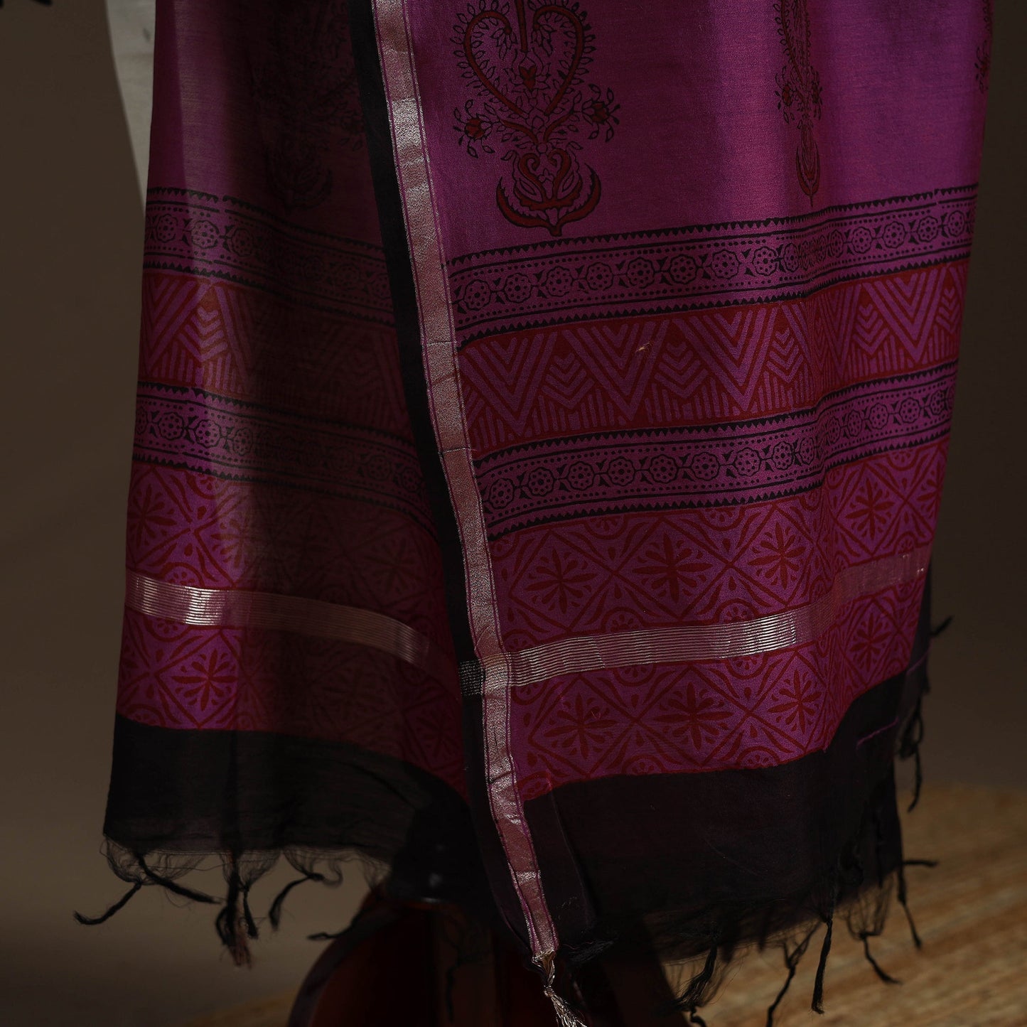 Chanderi silk bagh natural dyed dupatta with zari border 14