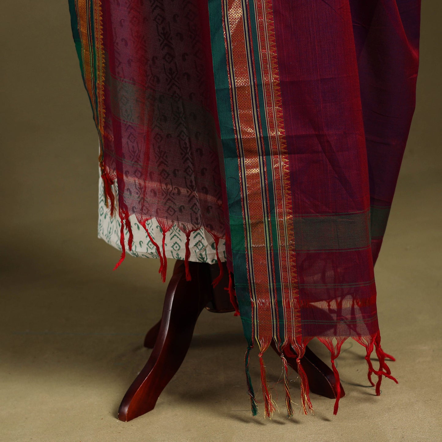 Purple - dharwad cotton dupatta with zari border 11