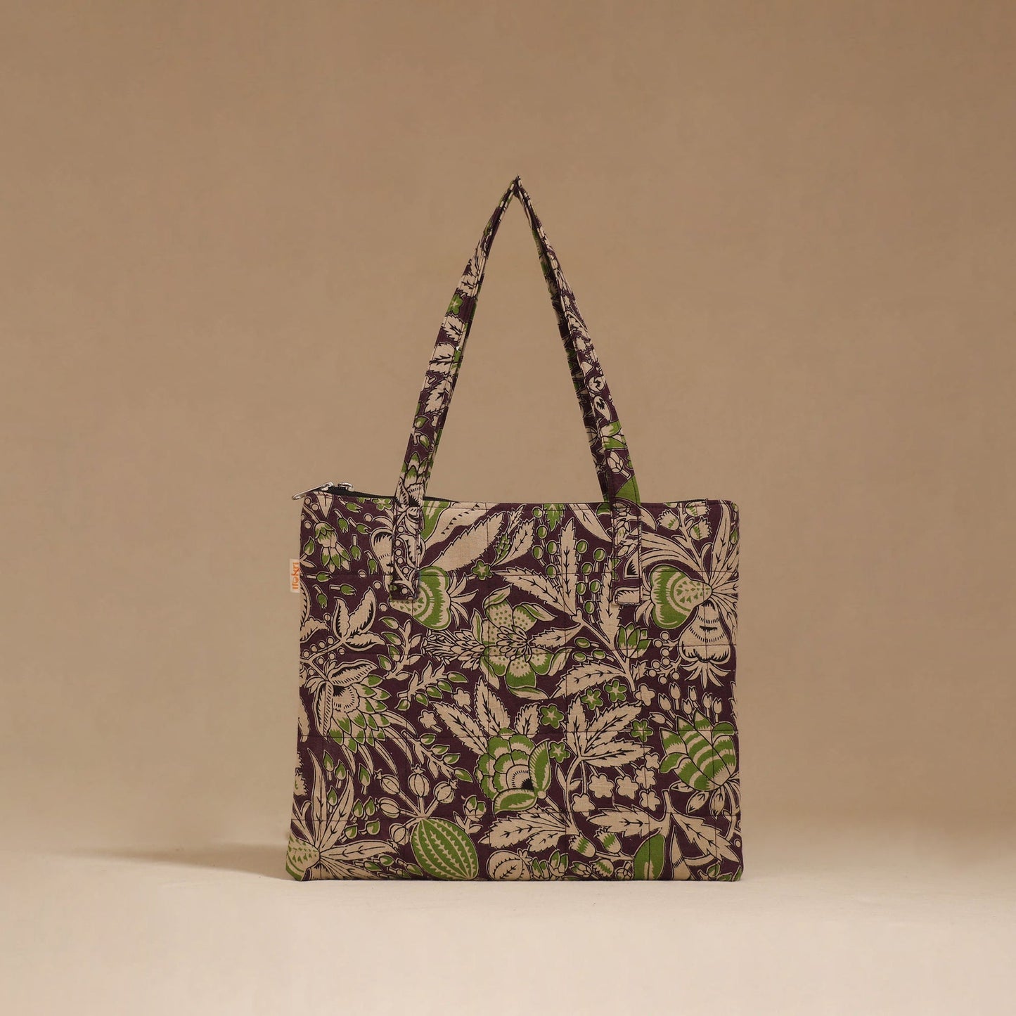 Handcrafted quilted handbag 01