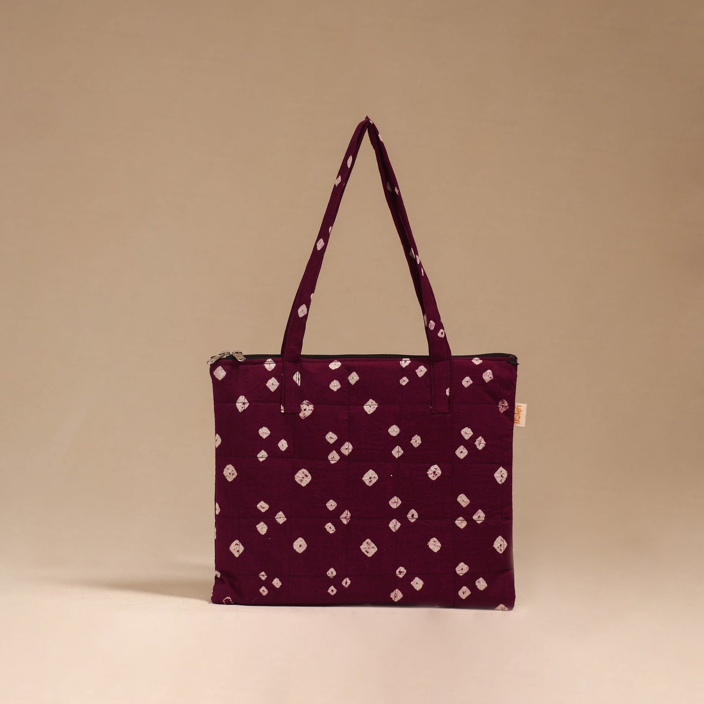 Handcrafted quilted handbag 01