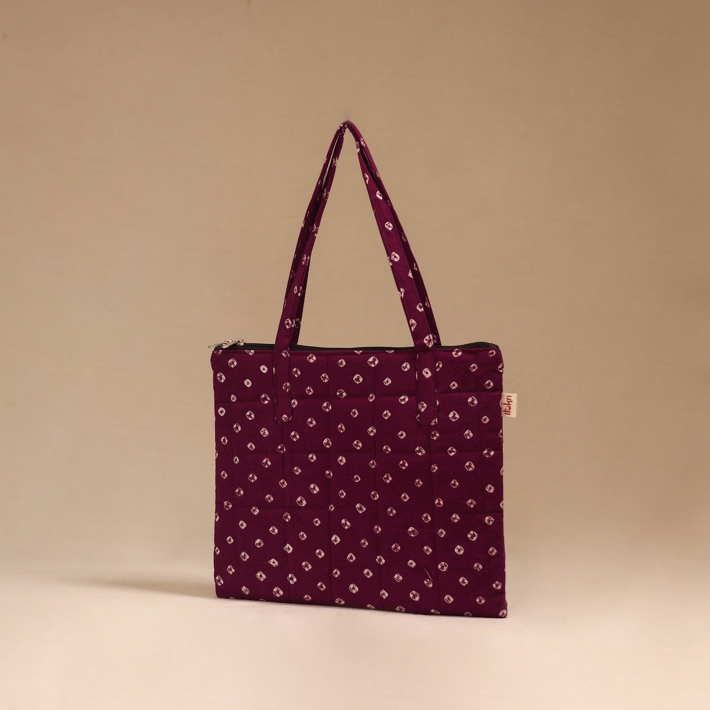 Handcrafted quilted handbag 02