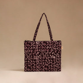 Handcrafted quilted handbag 23