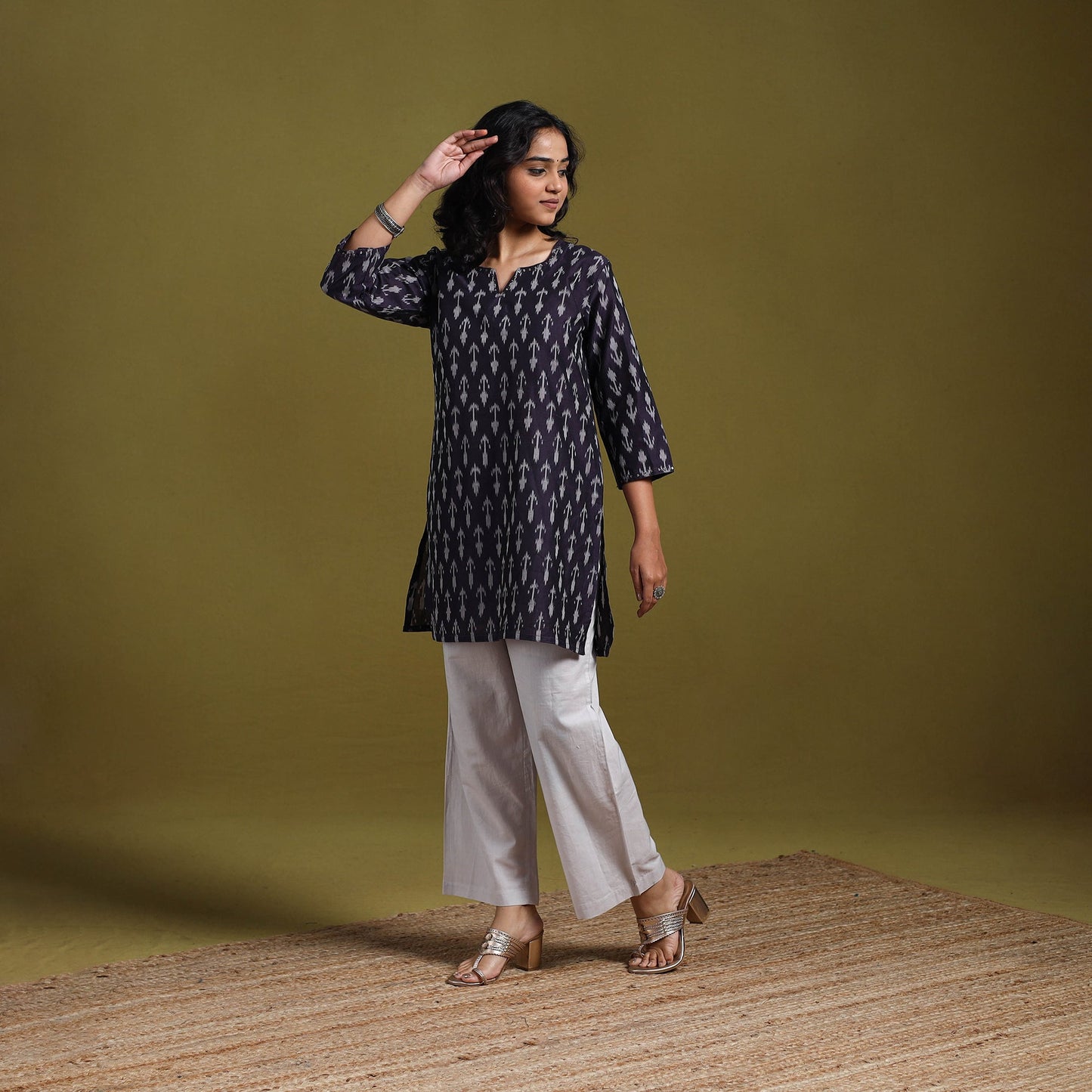 Handloom embroidered mercerised cotton short pochampally