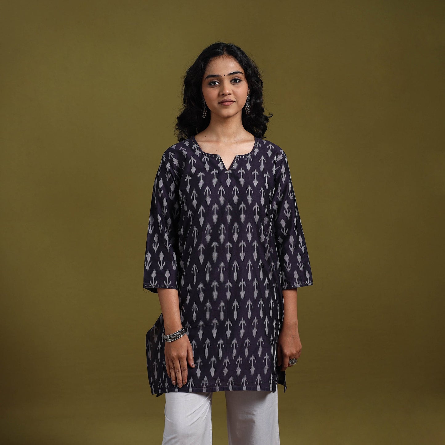 Handloom embroidered mercerised cotton short pochampally