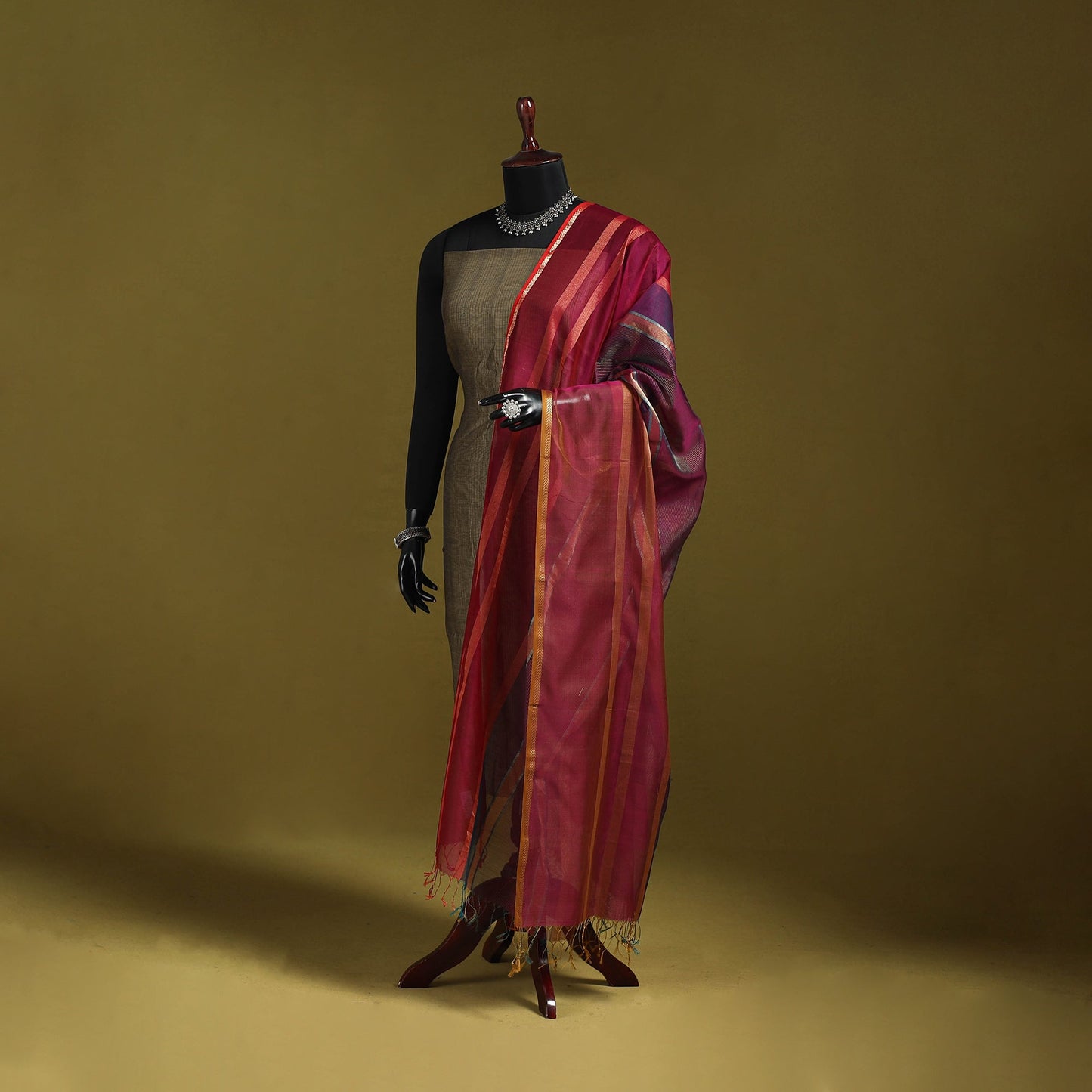 Handloom silk cotton zari work maheshwari dupatta 21