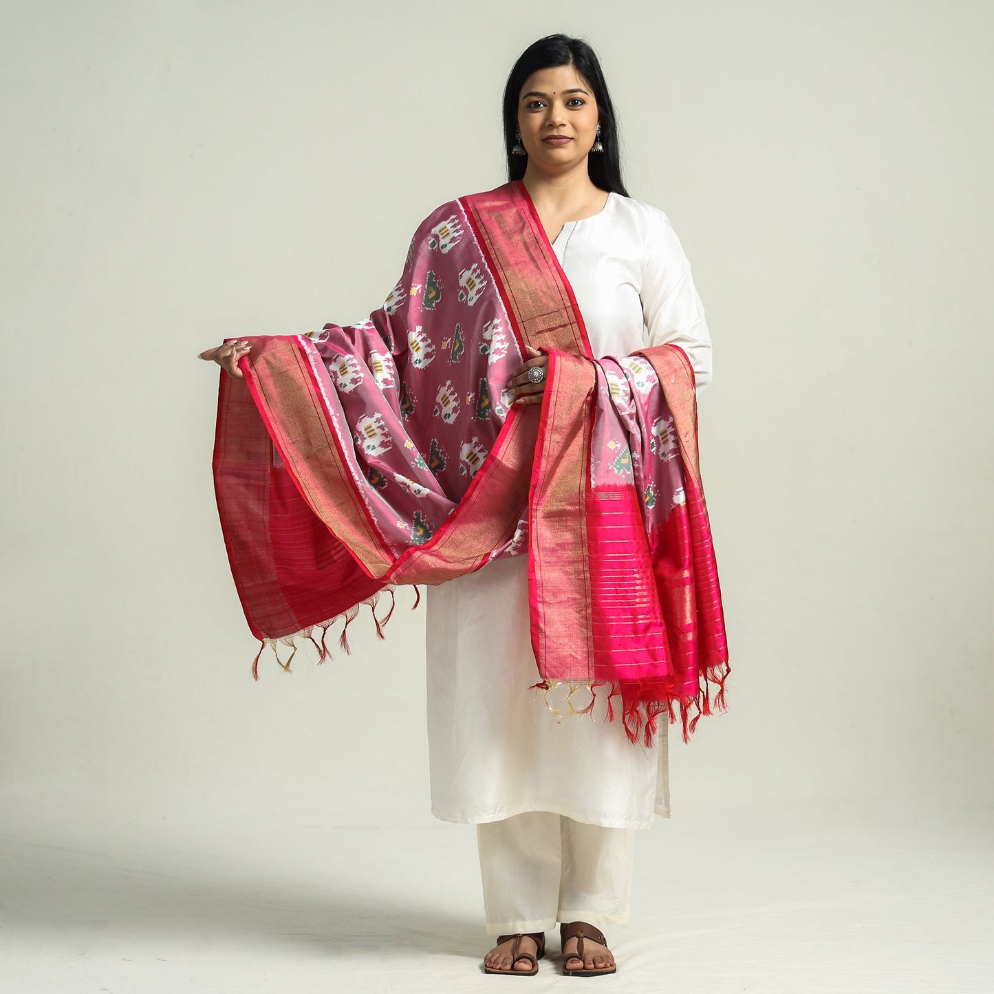  Handspun Handwoven Pochampally Ikat Silk Dupatta with Zari Border Online at iTokri.com
