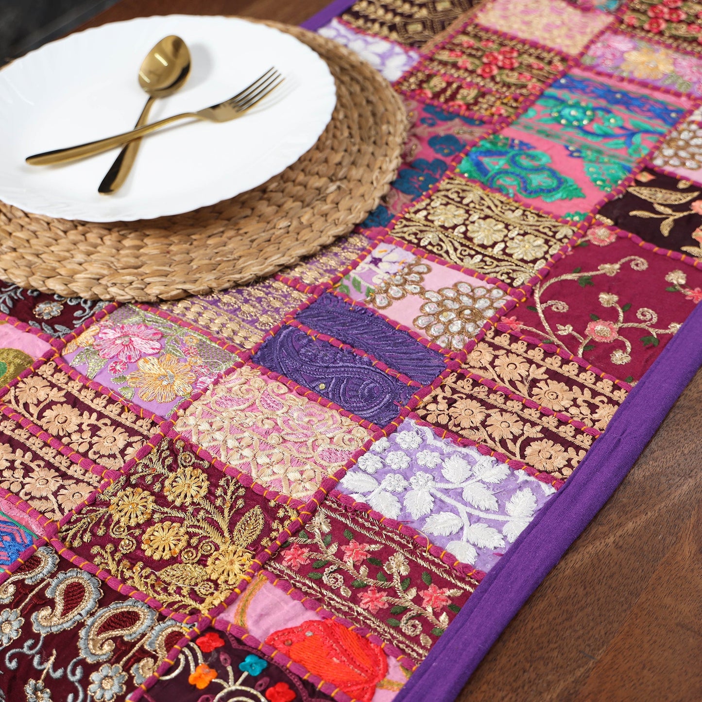 Khambadiya patchwork table runner (71 x 16 in) 02