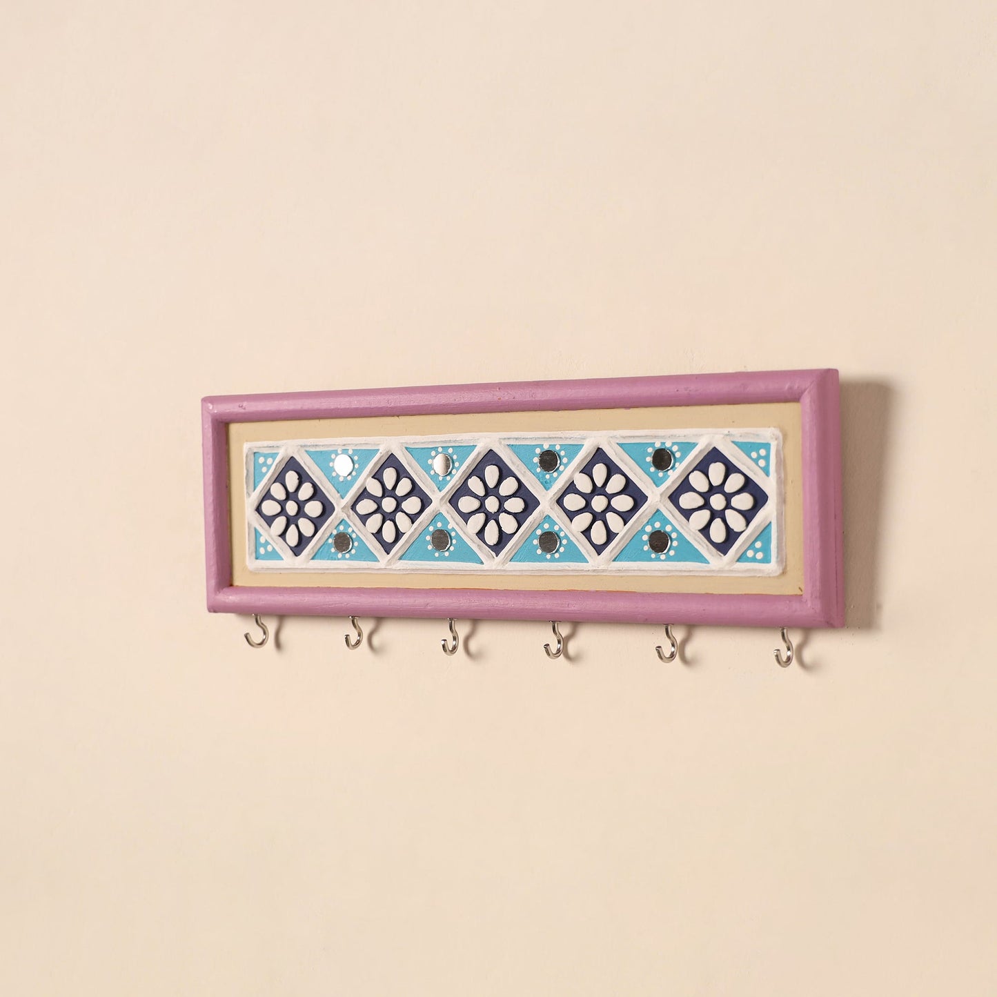 Kutch mud mirror work lippan art key holder (4 x 12 in) 02
