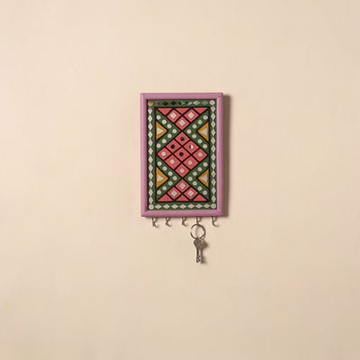 Kutch mud mirror work lippan art key holder (9 x 6 in) 36
